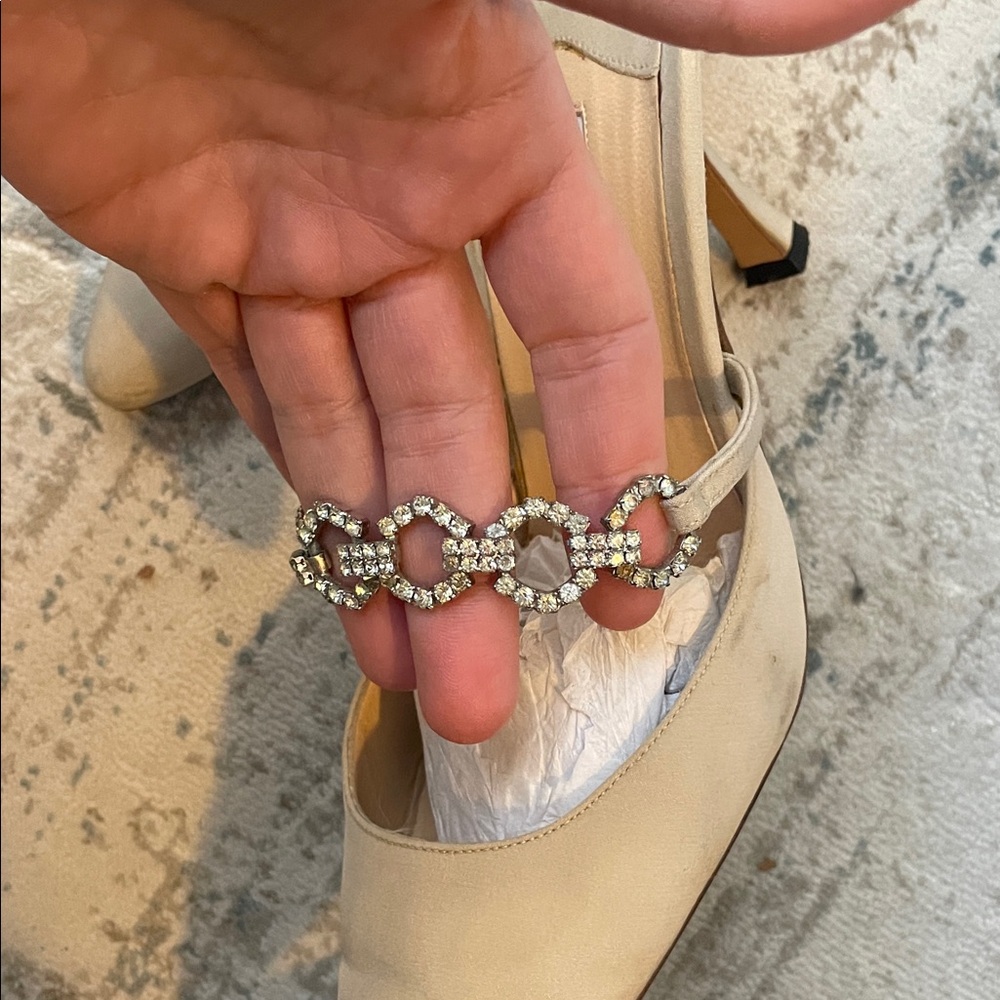 Manolo Blahnik (authentic) Cream Pointed Toe Mules with Silver Chain - Picture 9 of 12